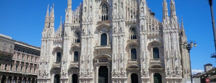 Piazza del Duomo is one of Unlock "The Tourist" sticker.