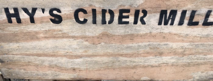 Hy's Cider Mill is one of Lugares favoritos de Dave.