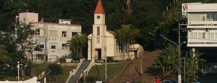 Capela Santa Terezinha is one of Orte, die Priscila gefallen.