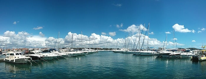 Marina Vodice is one of Yaron'un Beğendiği Mekanlar.