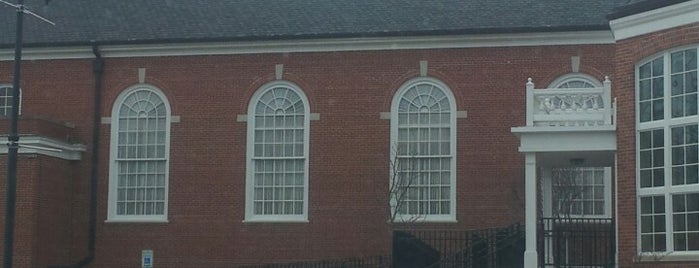 First Presbyterian Church of Wheaton is one of Lieux qui ont plu à Mike.