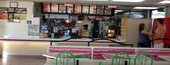 Del Taco is one of Lugares favoritos de Blake.