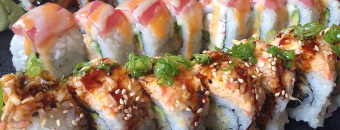 Yama Sushi is one of Locais curtidos por Kendra.