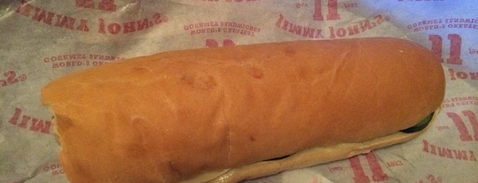 Jimmy John's is one of Carlosさんのお気に入りスポット.