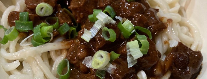 老地方牛肉麵 is one of Taipei Food.