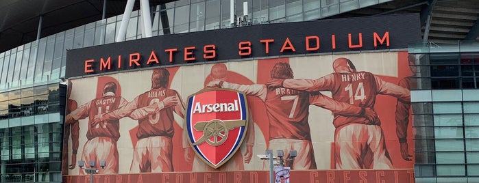 Emirates Stadium is one of Lieux qui ont plu à Alejandro.