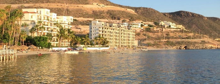 Seaside Bar/wine & Grill is one of La Paz.