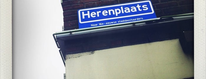 Herenplaats is one of Hoogkwartier & MaHo Kwartier 🇳🇬.