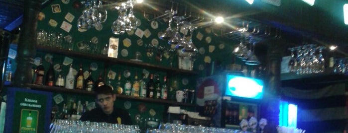 Пинта Bar & Grill is one of Lugares favoritos de Oksana.