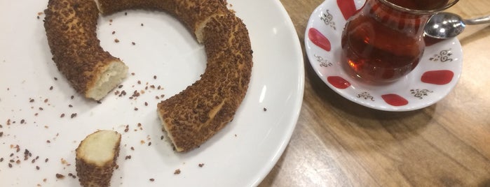 YAREN Simit Evi is one of Lugares favoritos de Özden.