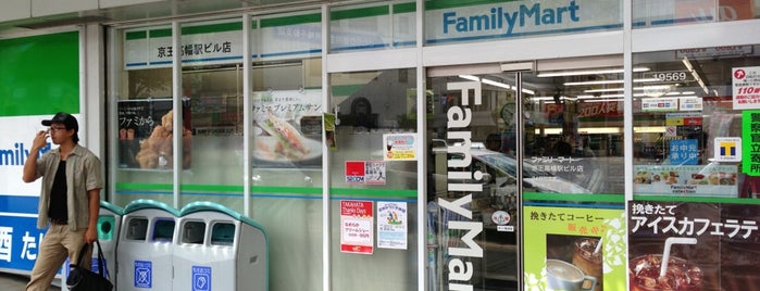 FamilyMart is one of Tempat yang Disukai Sigeki.