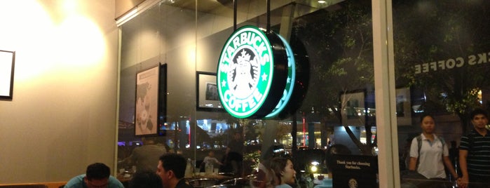 Starbucks is one of สถานที่ที่ Edzel ถูกใจ.