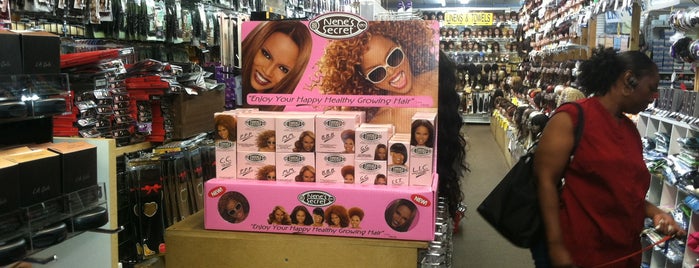 Feel Beauty Supply - Fulton Mall is one of Lieux qui ont plu à Kate.