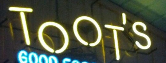 Toot's Good Food & Fun is one of C.さんのお気に入りスポット.