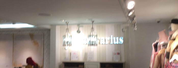 Stradivarius is one of Odetteさんのお気に入りスポット.