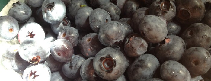 Huling's Blueberries and Farm Market is one of Farm Fresh Erie.