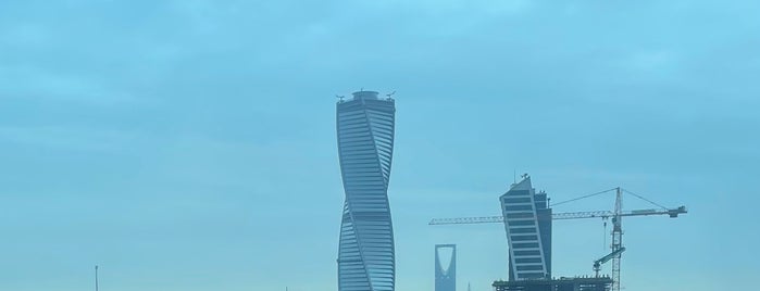 برج النخيل Nakheel Tower is one of Lugares favoritos de Khadija.