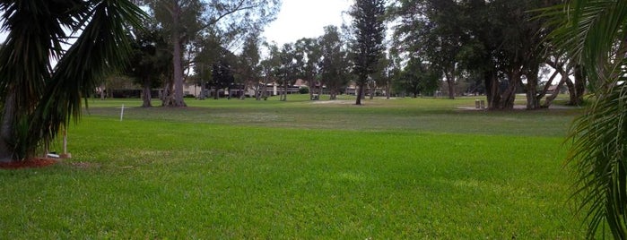 Villa del Ray Golf Club is one of Orte, die Carl gefallen.