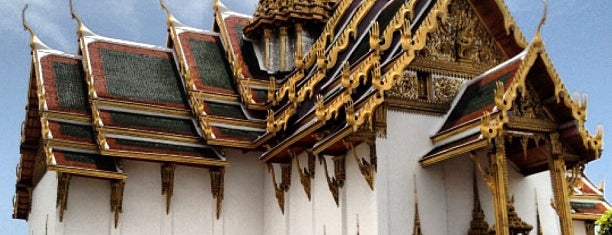Dusit Maha Prasat Throne Hall is one of Lugares guardados de Tugba.