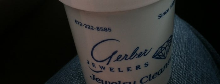 Gerber Jewelers on Grand is one of Lieux qui ont plu à Samuel.