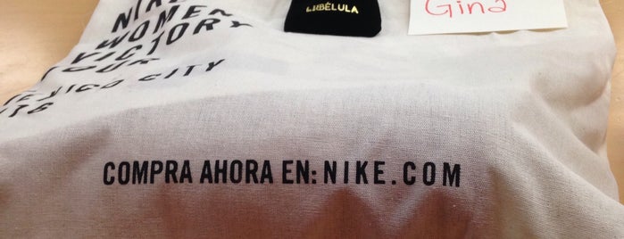 Nike is one of Empresas donde me gustaría trabajar.