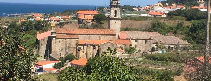 Mosteiro De Oia is one of sitios para ir.