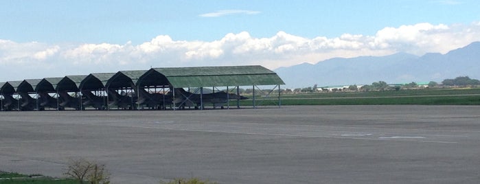 Base Aerea El Libertador (MCY) is one of Aeropuertos de Venezuela.