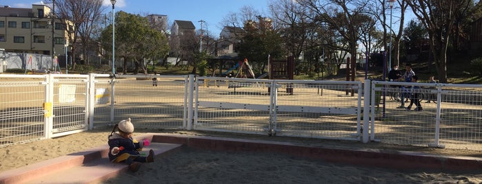聖天山公園 is one of 大阪の史跡.