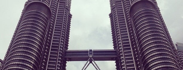 페트로나스 트윈타워 is one of Malaysia-Kuala Lumpur Place I visited.