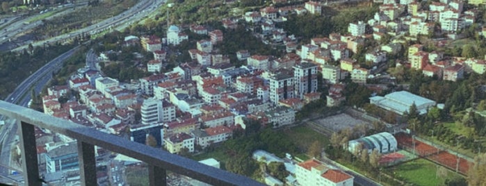 Emarr Square Mall Çiçek Izgara is one of istanbul.