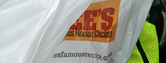 Lee's Famous Recipe is one of Ft Wayne Food.