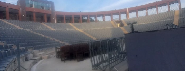 Alanya Açıkhava Tiyatrosu is one of alanya etkinlik.