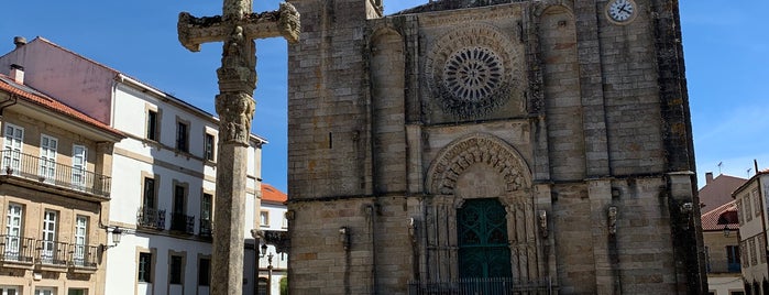Iglesia San Martiño is one of Rincones de Galicia.