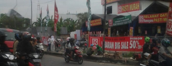 Pertigaan Sultan Alaudin-AP. Pettarani is one of Guide to Makassar's best spots.