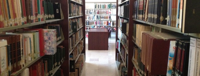 İlahiyat Fakültesi Kütüphanesi is one of Kütüphane-Ders Çalışma Ortamı.