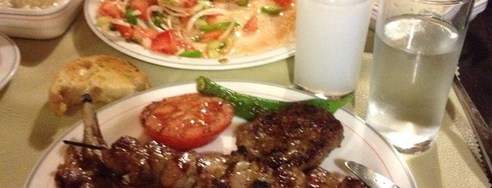 Ünal Restaurant is one of Sinasi'nin Beğendiği Mekanlar.