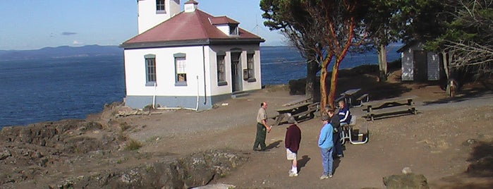 Lime Kiln Point State Park is one of Washington state parks.