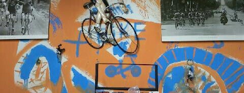 Mais Bike is one of Posti che sono piaciuti a Robson.