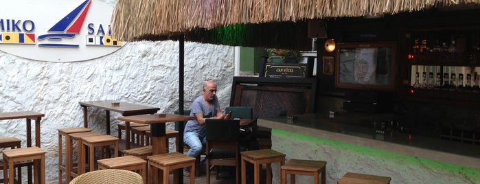 Miko Cafe is one of Lugares favoritos de Mehmet Ali.