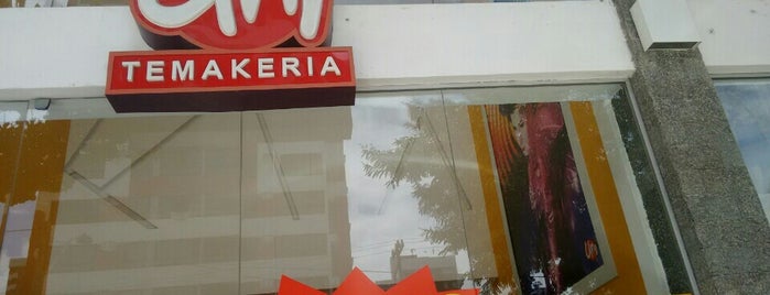 Uni Temakeria is one of สถานที่ที่บันทึกไว้ของ Larissa.