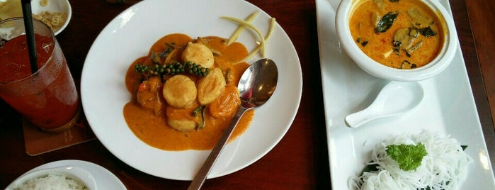 Hum Vegetarian, Café & Restaurant is one of Posti che sono piaciuti a Gabri.