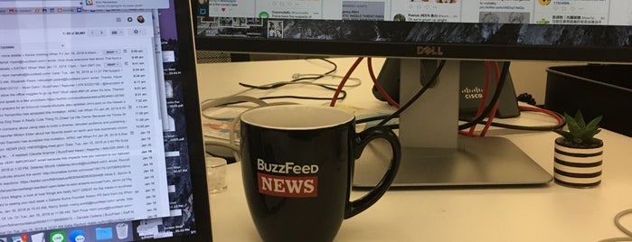 BuzzFeed UK is one of Lieux qui ont plu à Patrick.