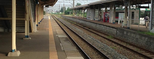 Amarume Station is one of 特急いなほ停車駅(The Limited Exp. Inaho’s Stops).