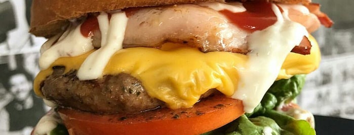 Bigceks Burger is one of Meltem : понравившиеся места.