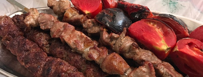 Amoo Zakariya Kebab | كبابى عمو زكريا is one of Raminさんのお気に入りスポット.