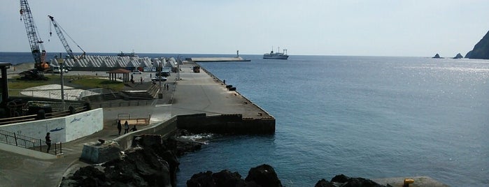 底土港 is one of Lugares favoritos de 高井.