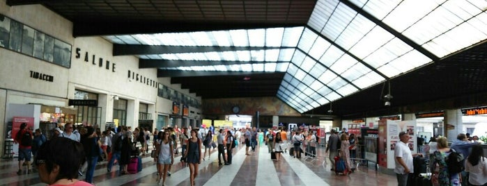 Estação Ferroviária Santa Maria Novella em Florença (ZMS) is one of World: Airports, Train/Metro/Bus Stns & Boat Ports.