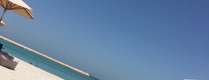 Al Marasi Beach is one of Καλλιόπη 님이 좋아한 장소.