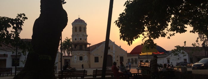 Plaza de Santa Barbara is one of Locais curtidos por Felipe.