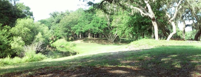 Cliff Stephens Park Disc Golf Course is one of Tempat yang Disukai Justin.
